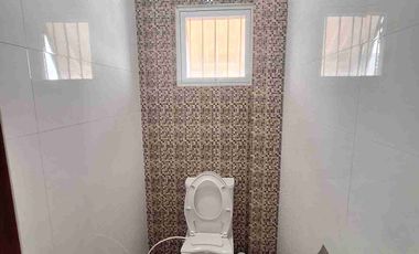 Corner House and Lot with 5-Bedrooms in Westwoods Subdivision, Iloilo City