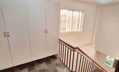 Corner House and Lot with 5-Bedrooms in Westwoods Subdivision, Iloilo City