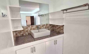 Corner House and Lot with 5-Bedrooms in Westwoods Subdivision, Iloilo City