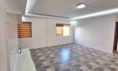 Corner House and Lot with 5-Bedrooms in Westwoods Subdivision, Iloilo City