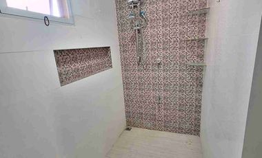 Corner House and Lot with 5-Bedrooms in Westwoods Subdivision, Iloilo City