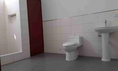 Se Vende Casa de 3 Pisos Con Departamento Independiente