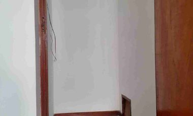 Se Vende Casa de 3 Pisos Con Departamento Independiente