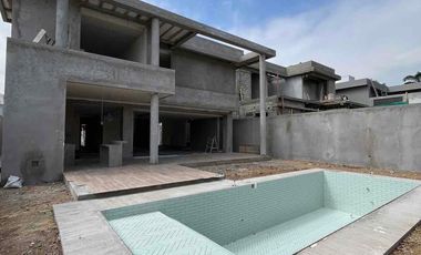 Moderna Casa de 4 habit en Isla Mocolí, Urb. Península