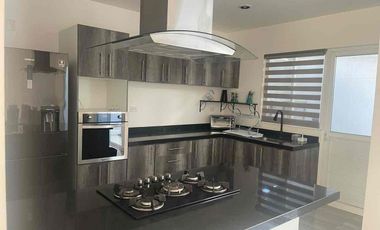 SE VENDE CASA AL PONIENTE DE 2 PLANTAS