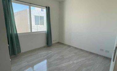 SE VENDE CASA AL PONIENTE DE 2 PLANTAS