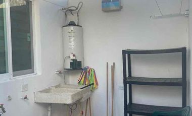 SE VENDE CASA AL PONIENTE DE 2 PLANTAS