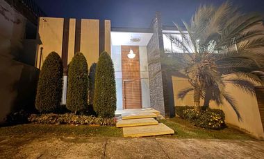 Lujos y moderna casa en Urbanización Santa Cecilia 4 habitaciones