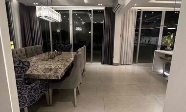 Lujos y moderna casa en Urbanización Santa Cecilia 4 habitaciones