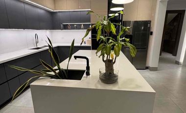 Lujos y moderna casa en Urbanización Santa Cecilia 4 habitaciones