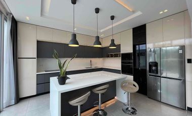 Lujos y moderna casa en Urbanización Santa Cecilia 4 habitaciones