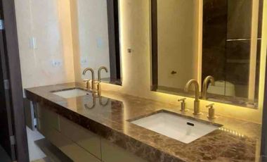 Lujos y moderna casa en Urbanización Santa Cecilia 4 habitaciones