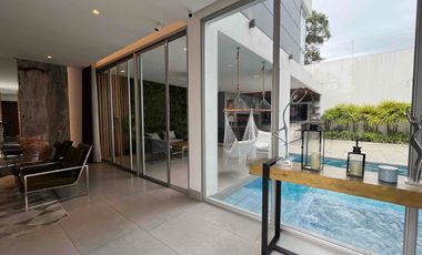 Lujos y moderna casa en Urbanización Santa Cecilia 4 habitaciones