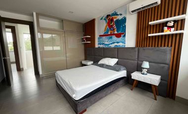 Lujos y moderna casa en Urbanización Santa Cecilia 4 habitaciones