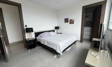 Lujos y moderna casa en Urbanización Santa Cecilia 4 habitaciones