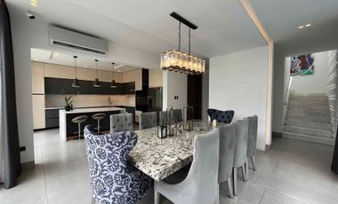 Lujos y moderna casa en Urbanización Santa Cecilia 4 habitaciones