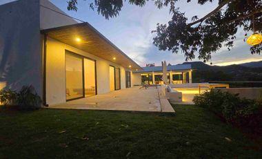 VENDO ESPECTACULAR CASA CAMPESTRE PARA ESTRENAR ANAPOIMA CUNDINAMARCA.