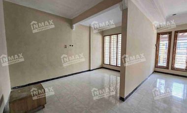 dijual cepat dan murah rumah 2lt taman pinang sidoarjo 7 kmr bisa untuk usaha kos dekat pusat kuliner,rs row jalan lebar,bangunan bagus terawat