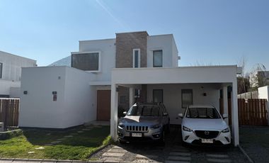 linda casa - no perimetral - chamisero