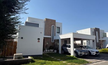 linda casa - no perimetral - chamisero