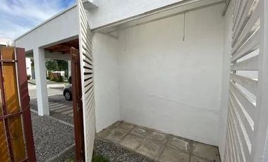 linda casa - no perimetral - chamisero