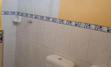 ¿Consideras mudarte a Tarapoto? Tenemos una casa familiar de 2 pisos con 9 cuartos en la Banda de Shilcayo.