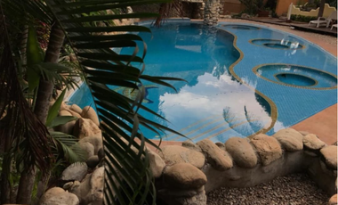 HOTEL EN VENTA  A SOLO UNOS PASOS DE PLAYA ZICATELA