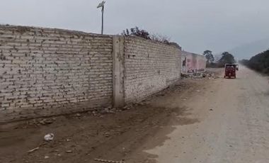 HUARAL cerca a la Plaza de Armas de Esquivel El Trébol