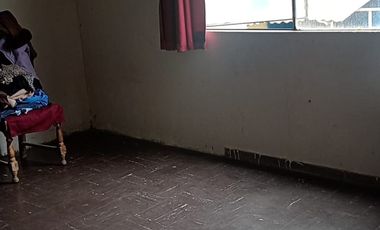 SE VENDE CASA COMO  TERRENO