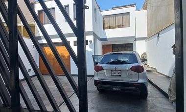 Casa en venta de 300 mts²