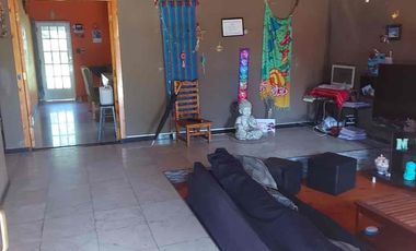 (A L Q U I L A D O)ALQUILO AMPLIA Y HERMOSA CASA DE 2 HABITACIONES EN LA REJA, MORENO.