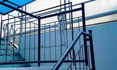 Di sewakan Rumah furnised dlm komplek perumahan dkt RS condongcatur