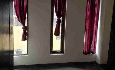 Di sewakan rumah Furnised dlm komplek cluster timur pasar stan Maguwoharjo
