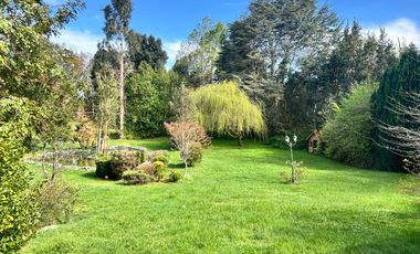 EN VENTA ESPECTACULAR Y AMPLIA CASA EN PUERTO VARAS A PASOS DE COLEGIO ALEMAN