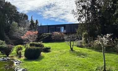 EN VENTA ESPECTACULAR Y AMPLIA CASA EN PUERTO VARAS A PASOS DE COLEGIO ALEMAN
