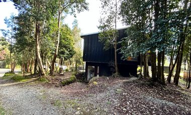 EN VENTA ESPECTACULAR Y AMPLIA CASA EN PUERTO VARAS A PASOS DE COLEGIO ALEMAN