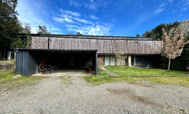 EN VENTA ESPECTACULAR Y AMPLIA CASA EN PUERTO VARAS A PASOS DE COLEGIO ALEMAN