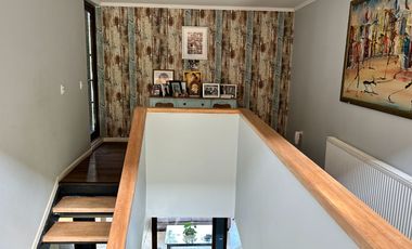 EN VENTA ESPECTACULAR Y AMPLIA CASA EN PUERTO VARAS A PASOS DE COLEGIO ALEMAN