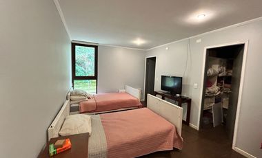 EN VENTA ESPECTACULAR Y AMPLIA CASA EN PUERTO VARAS A PASOS DE COLEGIO ALEMAN