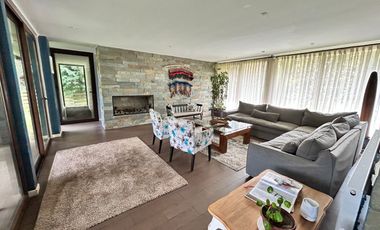 EN VENTA ESPECTACULAR Y AMPLIA CASA EN PUERTO VARAS A PASOS DE COLEGIO ALEMAN