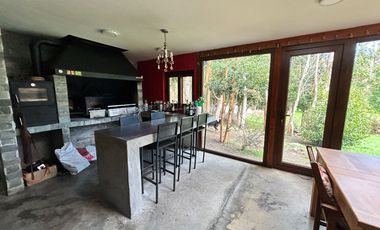 EN VENTA ESPECTACULAR Y AMPLIA CASA EN PUERTO VARAS A PASOS DE COLEGIO ALEMAN
