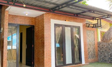 Rumah siap huni di kompleks perumahan Lingkar