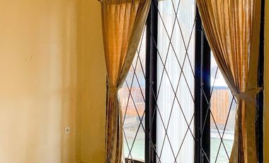 Rumah siap huni di kompleks perumahan Lingkar