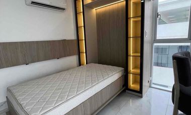 Se alquila Departamento amoblado 3 habit esquinero