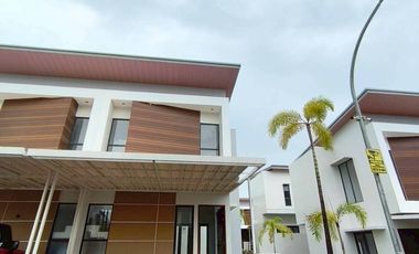 Disewakan Rumah 2 Lantai Hook tengah di Central Hills cluster Hills View, Batam Center