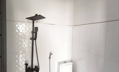 Disewakan Rumah 2 Lantai Hook tengah di Central Hills cluster Hills View, Batam Center