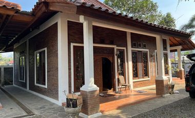 Villa di pinggir jalan Raya Senggigi Lombok