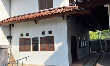 Villa di pinggir jalan Raya Senggigi Lombok