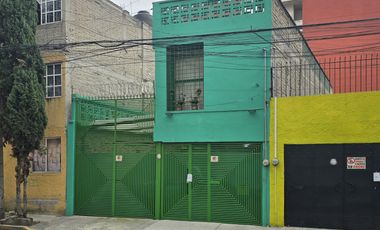 CASA EN VENTA A UNOS PASOS DE PLUTARCO ELIAS CALLES