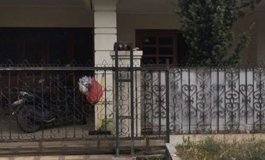 Disewakan Rumah cantik 70 juta / Tahun Pondok Kelapa, East Jakarta City, Jakarta, Indonesia